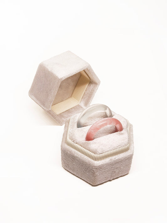 BEIGE VELVET RING BOX